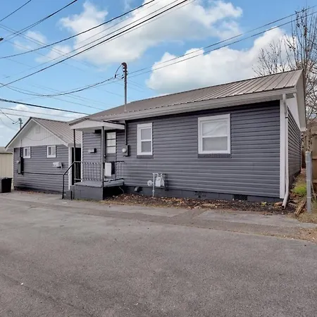 Downtown Lenoir City 2 Bedroom Home